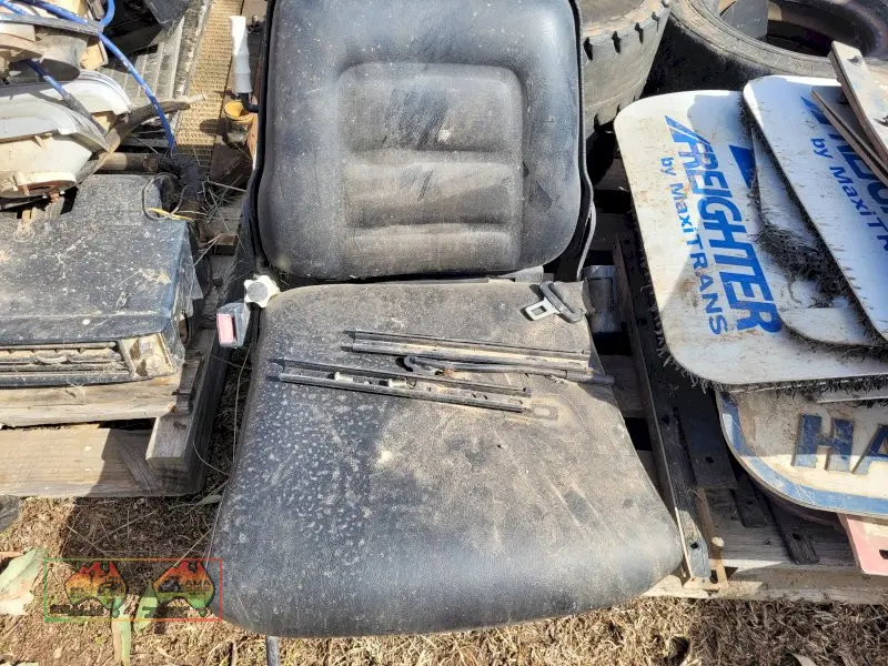 Re-covered Forklift Seat  (Kyabram Vic.) - photo 1