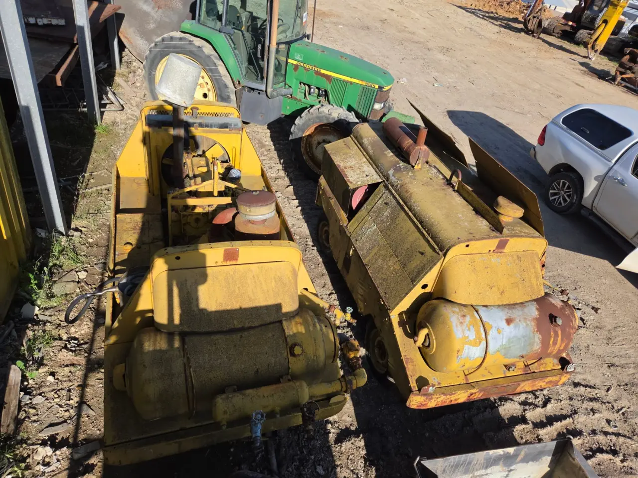 2x Industrial Compressors with 471 GM - photo 11