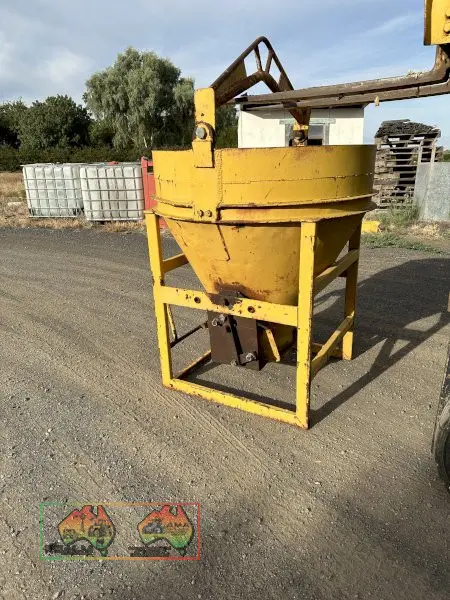 Crane concrete kibble - photo 1