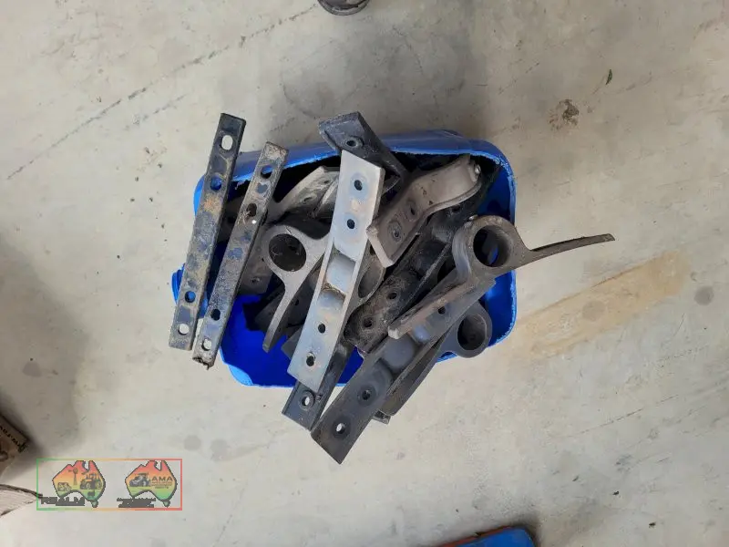 20x Plastic Mudguard Brackets & Backing Strips (Kyabram Vic.) - photo 4