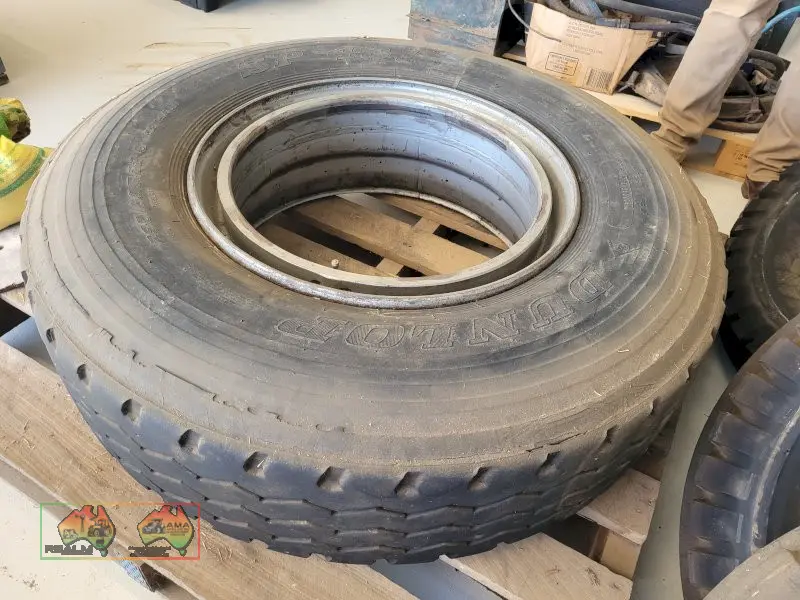 80R22.5 Recap on Steel Spider Rim - photo 2