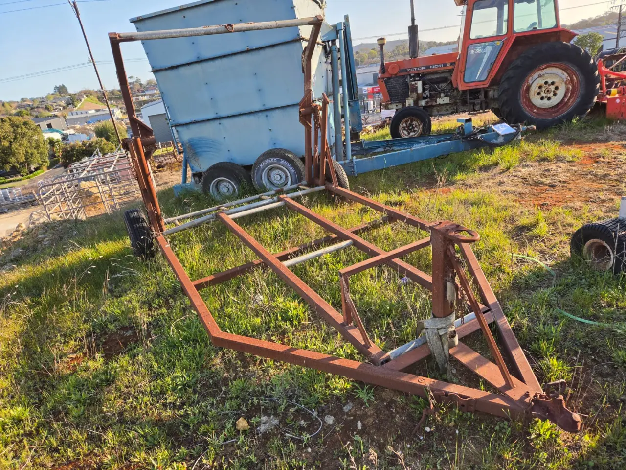 Hay Feedout Trailer - photo 3