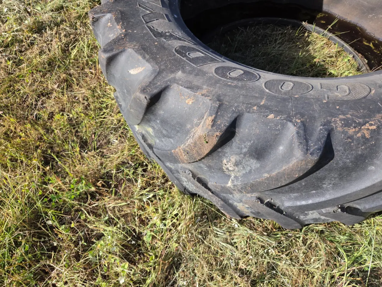 Used - Goodyear 540/65R28 Tractor Tyre - photo 4