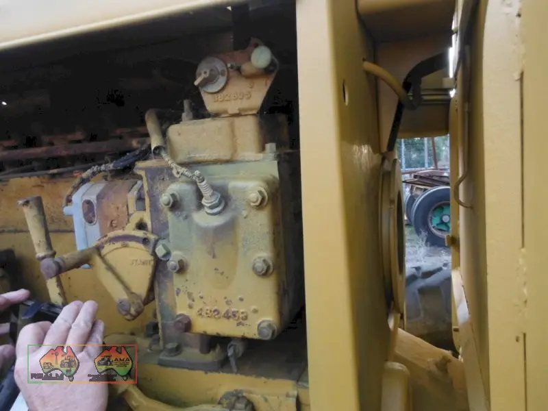 Cat 12 Road Grader (REDUCED) - photo 10