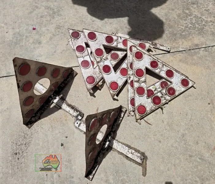 Assorted Truck Breakdown Triangles - photo 1