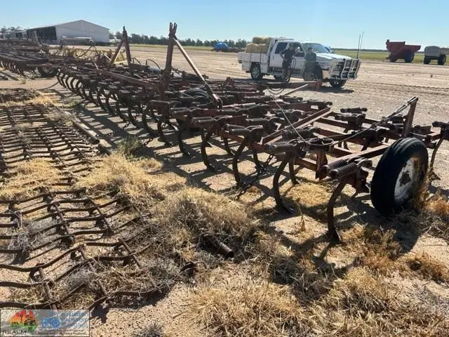 740 International - Folding Scarifier - 69 Tynes - photo 8