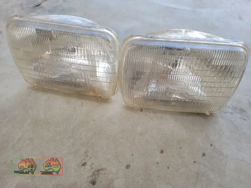 2x Halogen 55w Sealed Beam H15801 Headlights (Kyabram Vic.) - photo 1