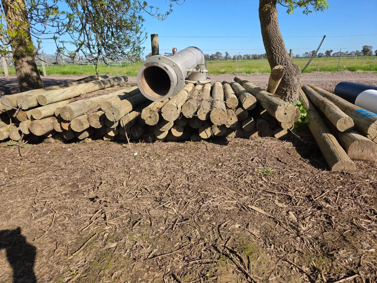 99x Assorted Pine Fence Posts - photo 3