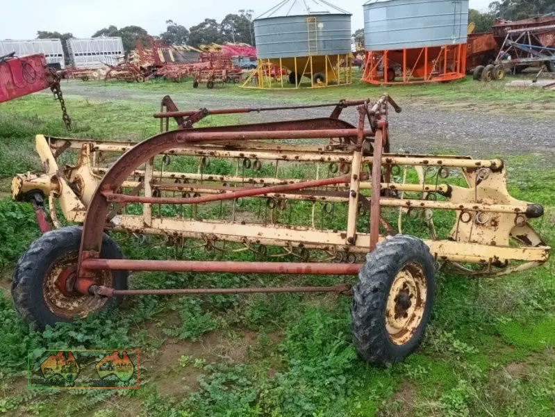 New Holland Roller Bar Hay Rake - photo 3