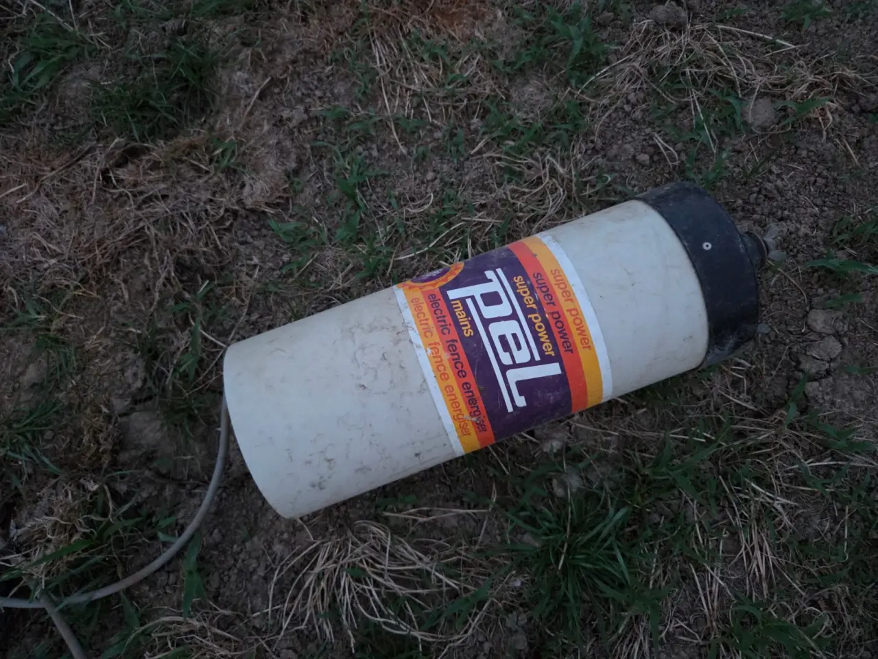 Used - PEL Electric Fence Energizer - photo 2