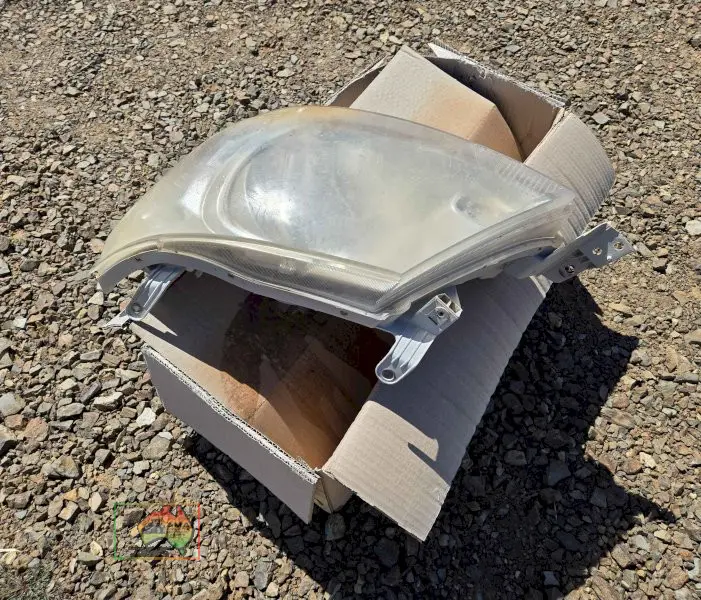 Left front headlight - photo 1
