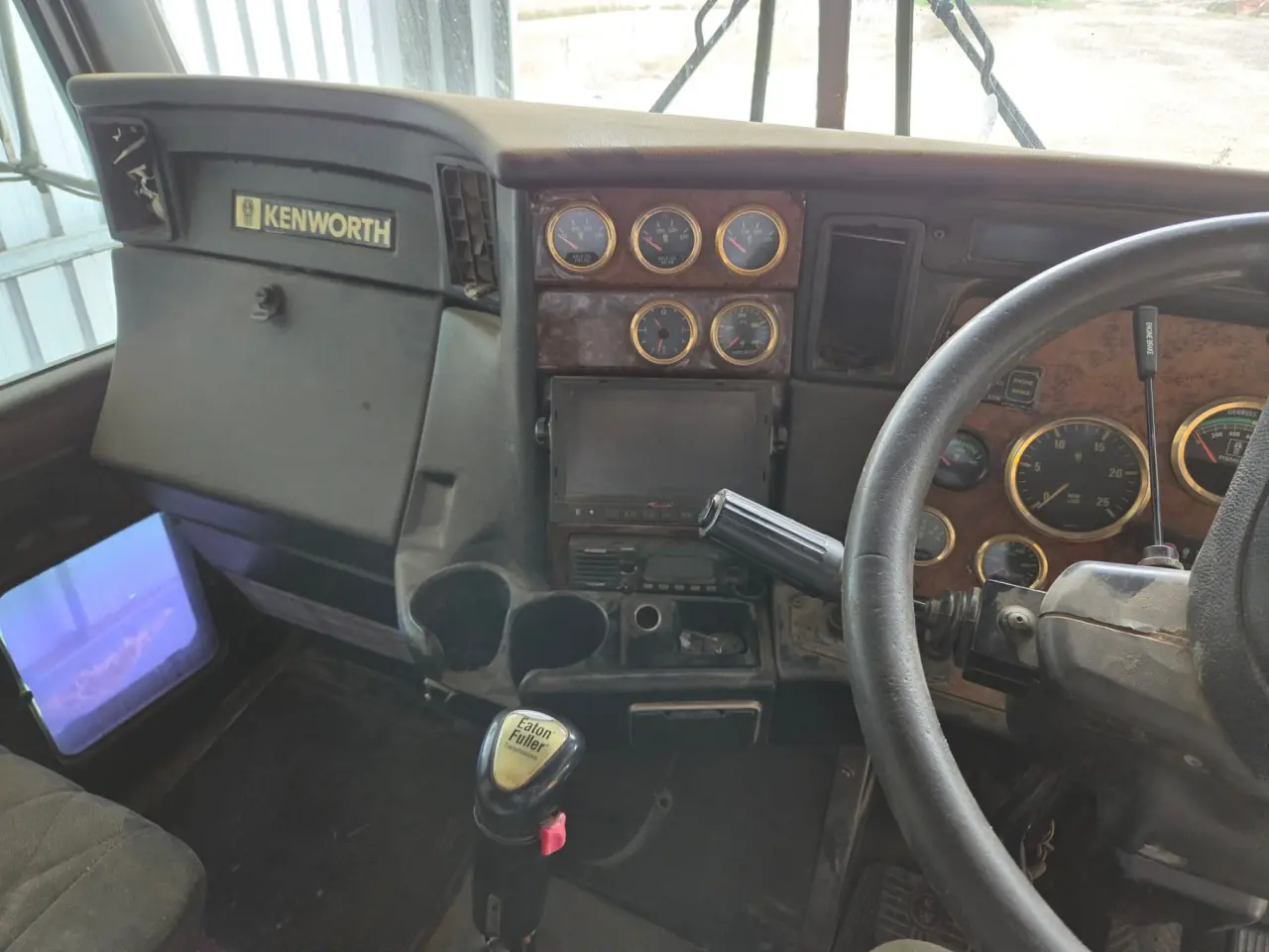 2005 Kenworth T404 Prime Mover - photo 12