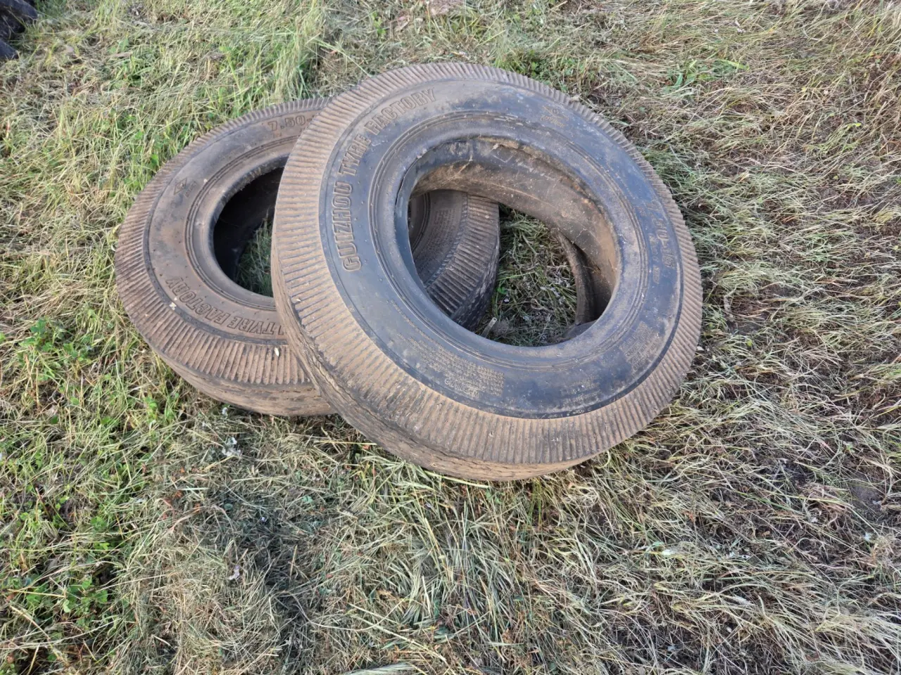 Used - 2x Near New 7.50x16 Commercial tyres - photo 4