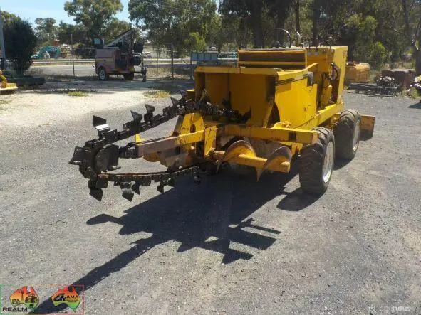 Wenco 300 Diesel Trencher - photo 4