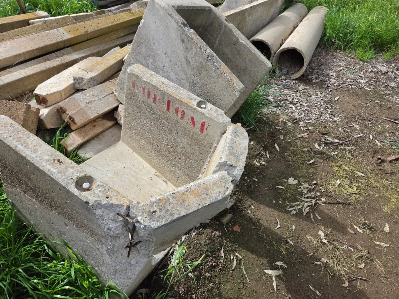 4x Culvert Ends & 2 Pipes - photo 1