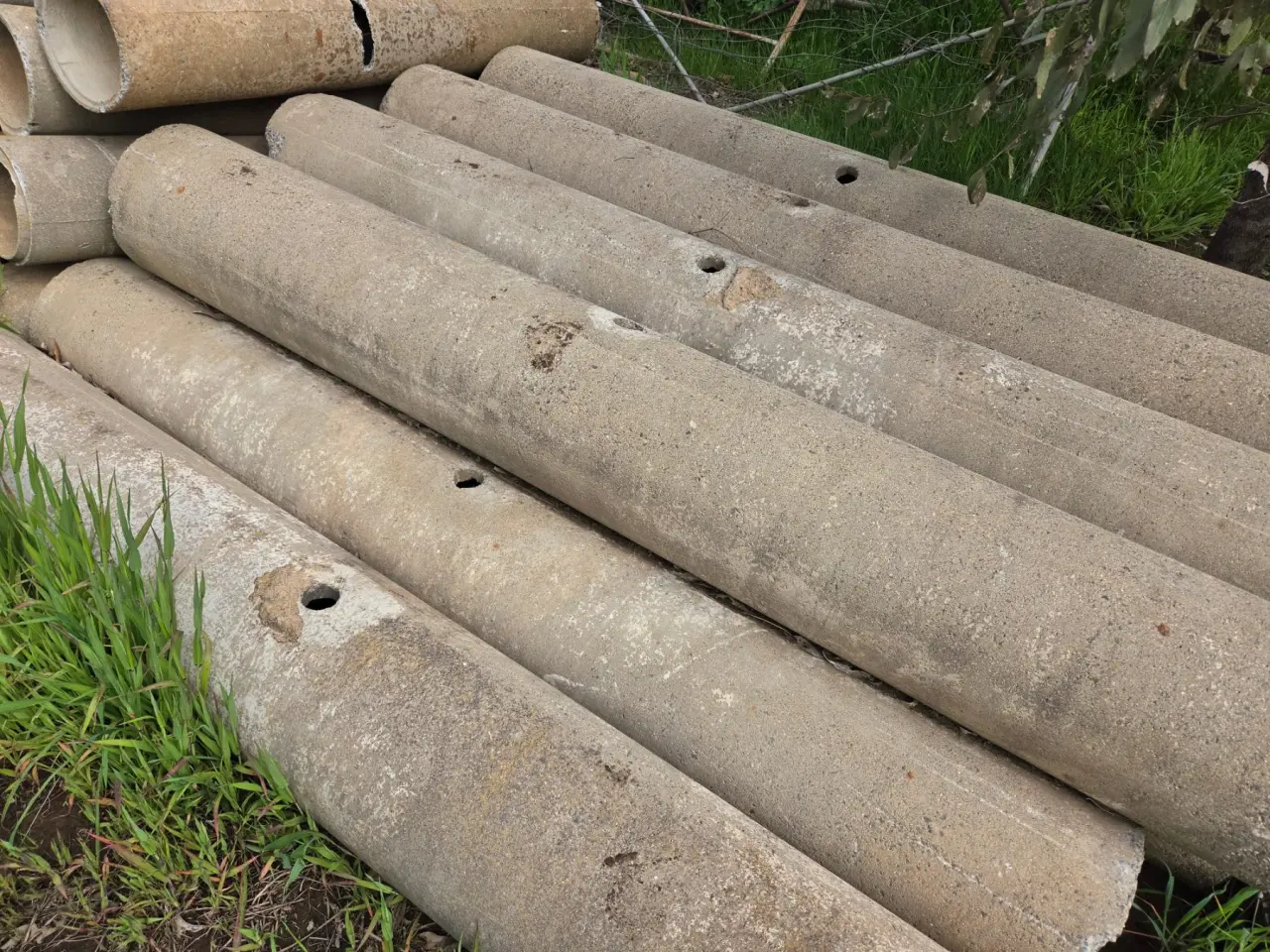 12x Used Concrete Pipes 8ft x 12in - photo 1
