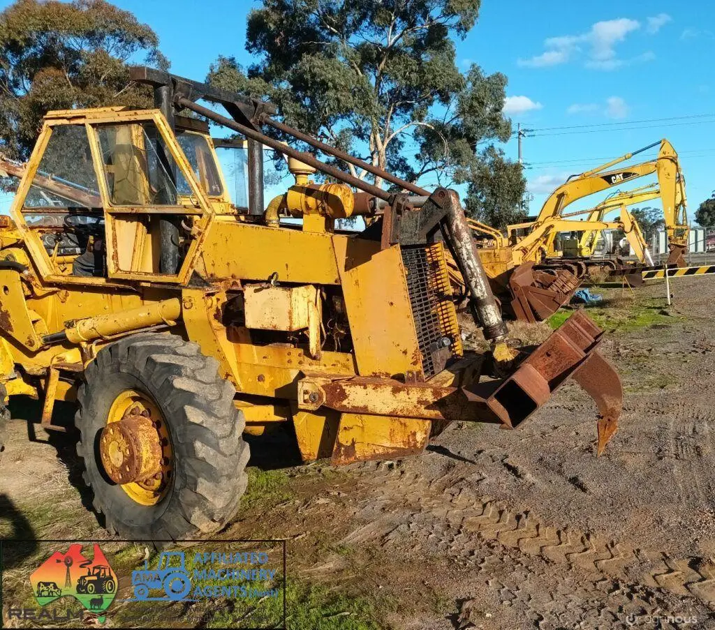 Case W10E Industrial Loader - photo 8