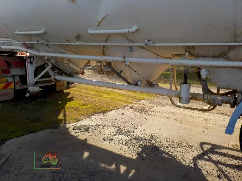 Farm Water Tanker (Damaged) - photo 4