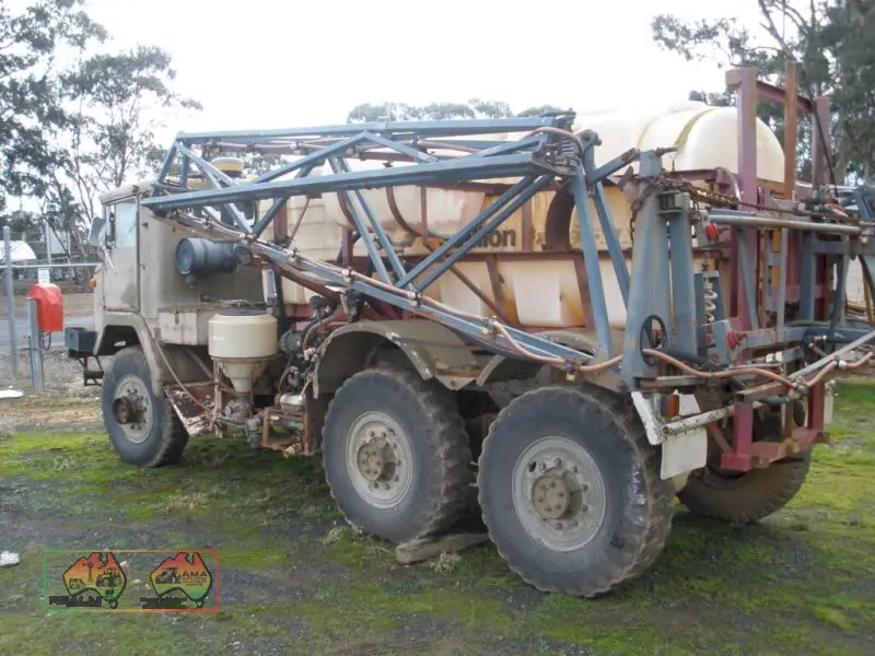 International 6x6 Spray truck - photo 1