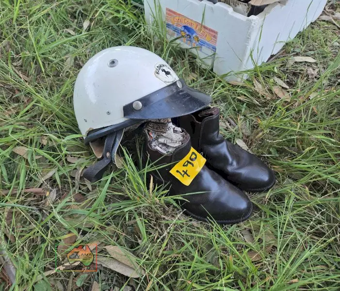 Pair of Size 4-1/2 Dublin Riding Boots & Helmet - photo 4